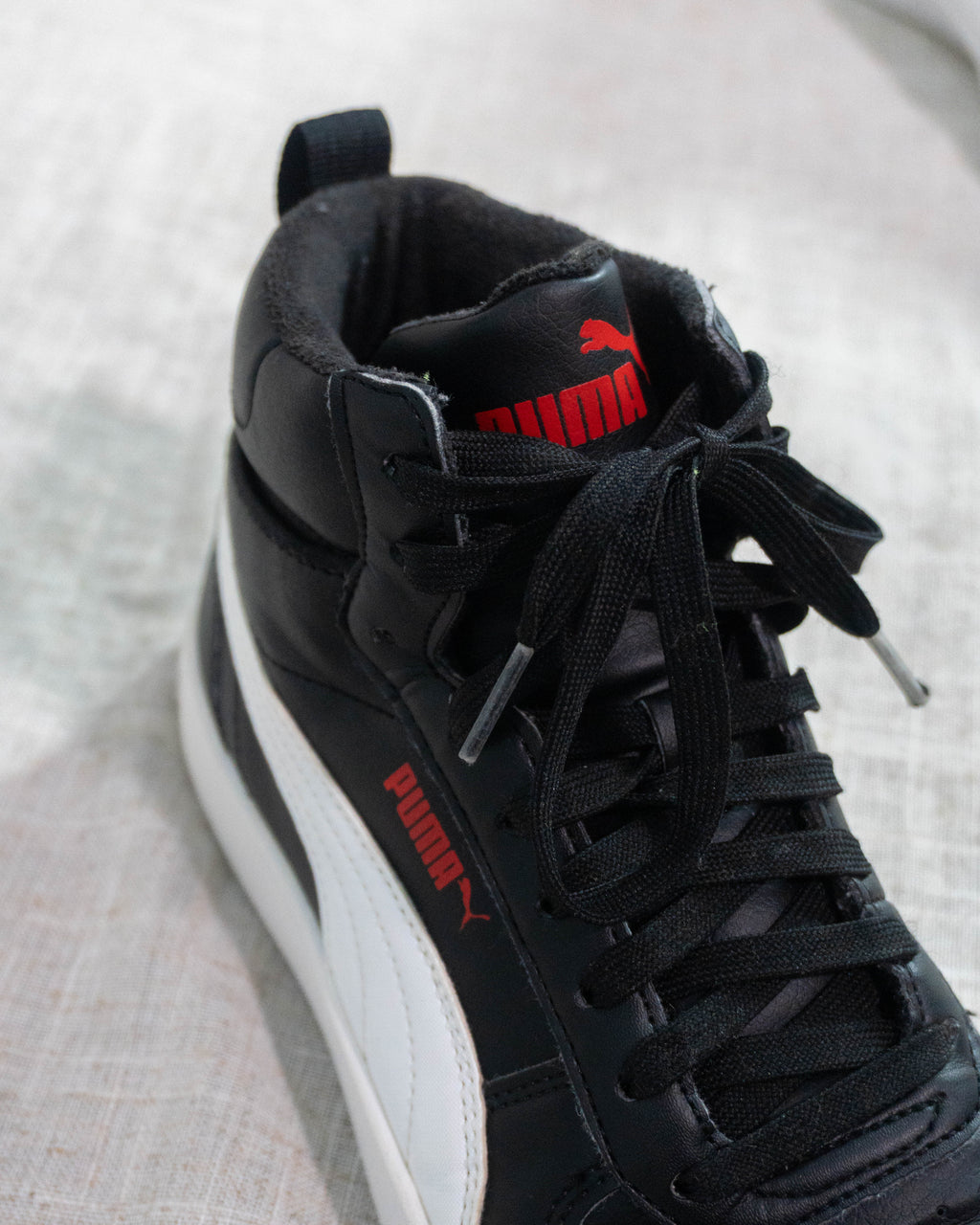 Puma Caven Mid black white women sneakers Pakistan pre loved EU 37