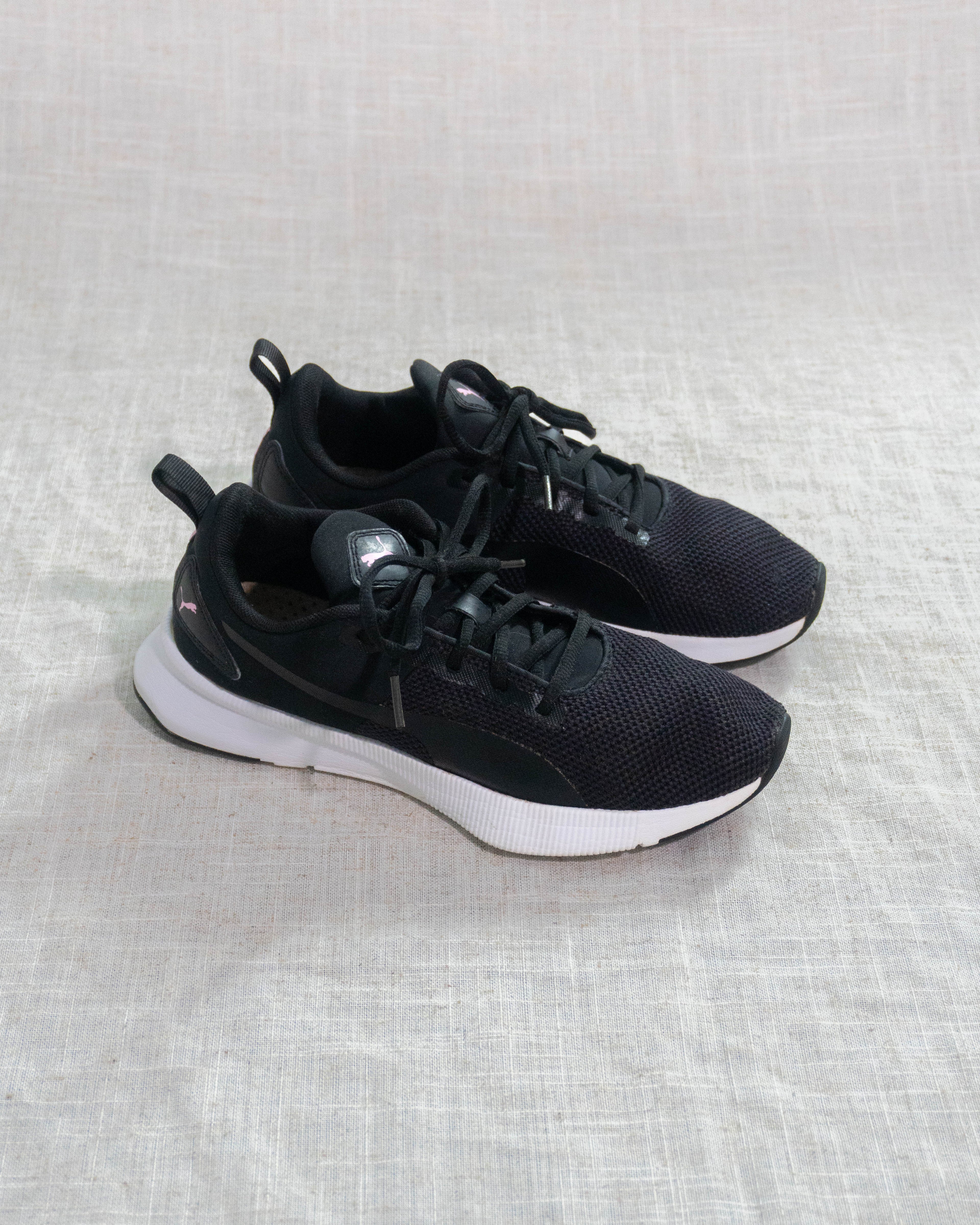 PUMA Flyer Runner Trainer black women sneakers Pakistan original