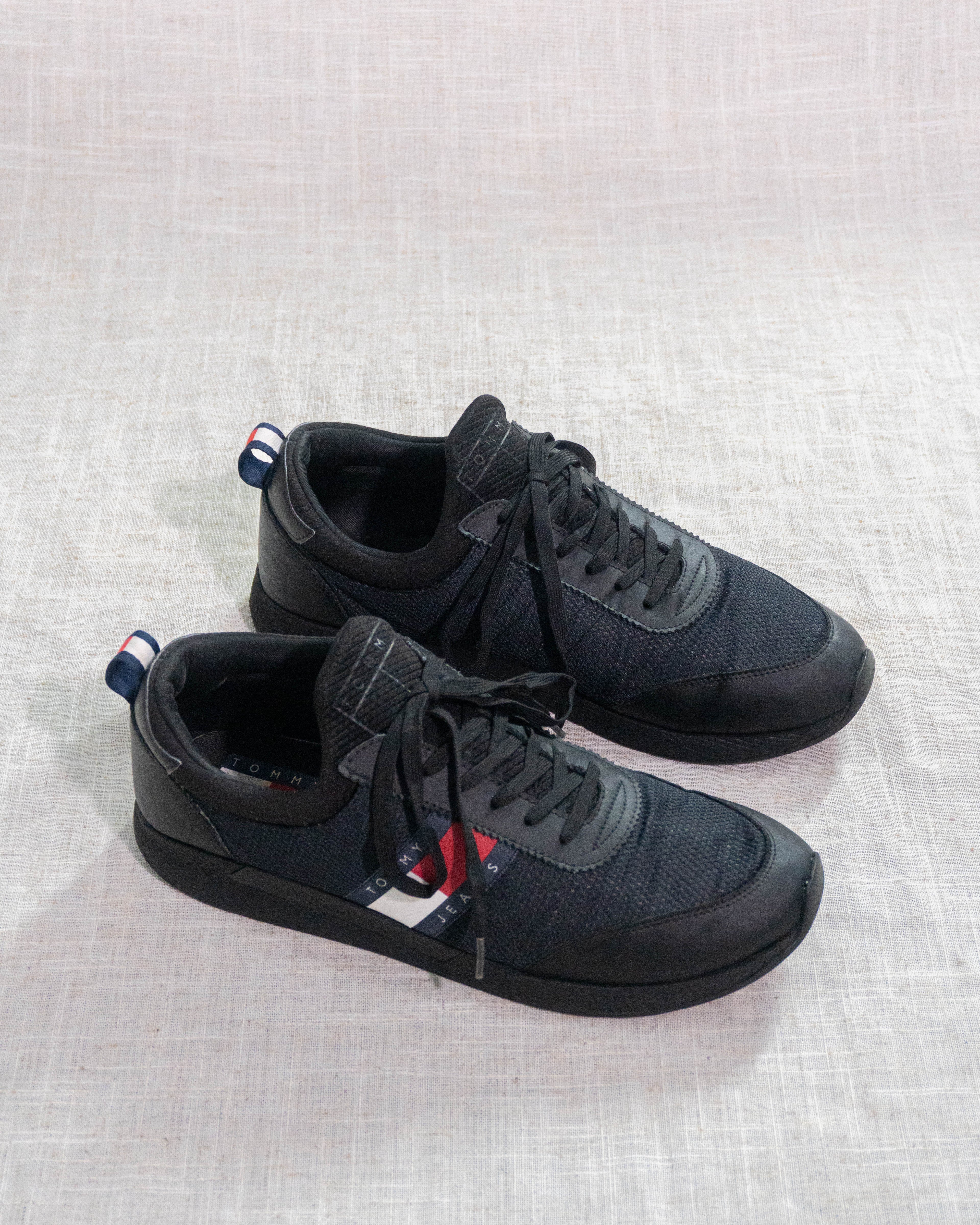 Tommy Hilfiger Flexi Runner black sneakers Pakistan original