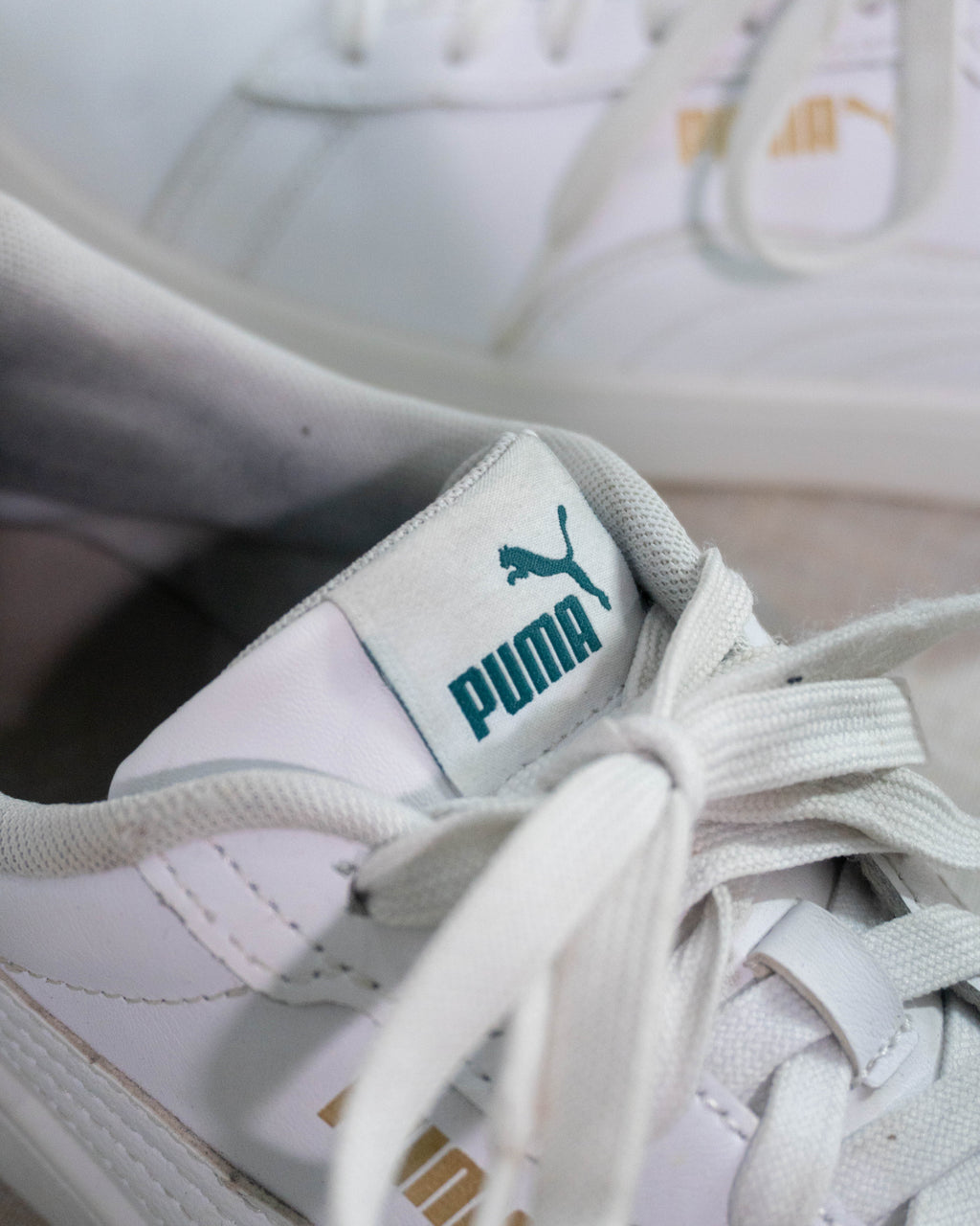 PUMA Smash 3.0 white sneakers original Pakistan