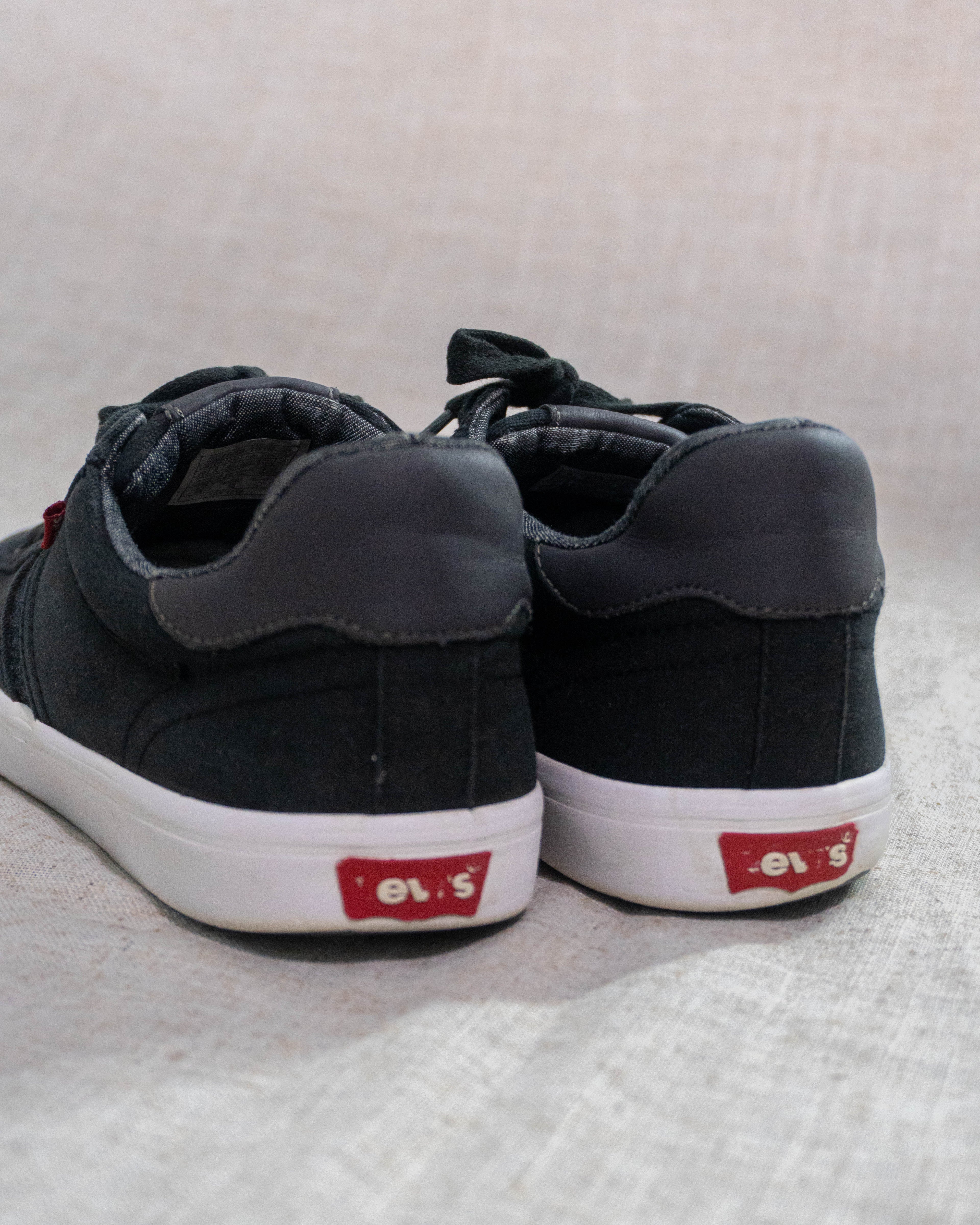 Levi’s black casual sneakers original Pakistan