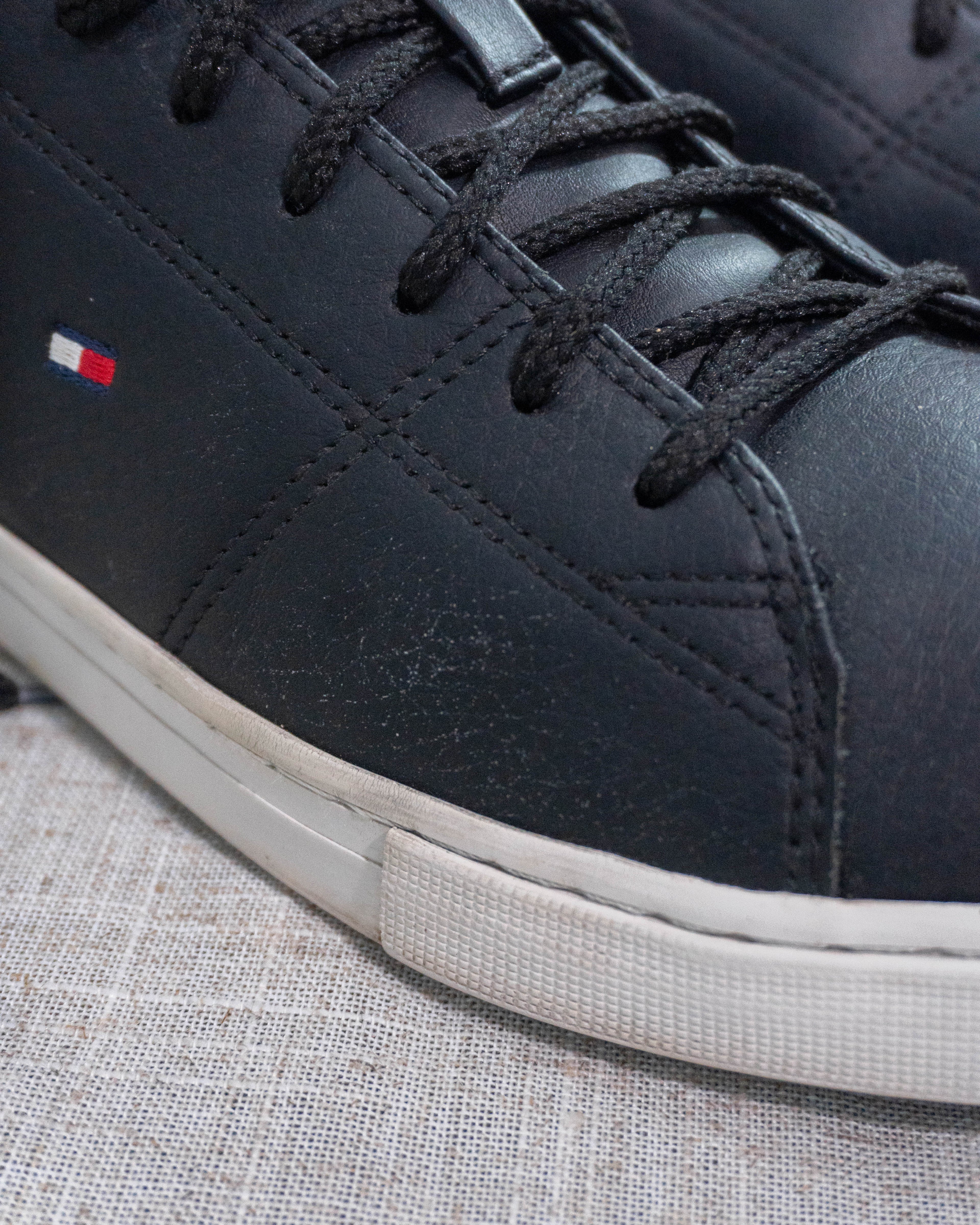 Tommy Hilfiger black sneakers Pakistan