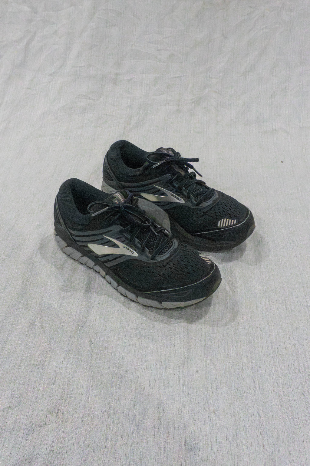 Original Brooks Beast 18 black men’s running shoes EU 43 US 9.5 available in Pakistan at FOUNDD