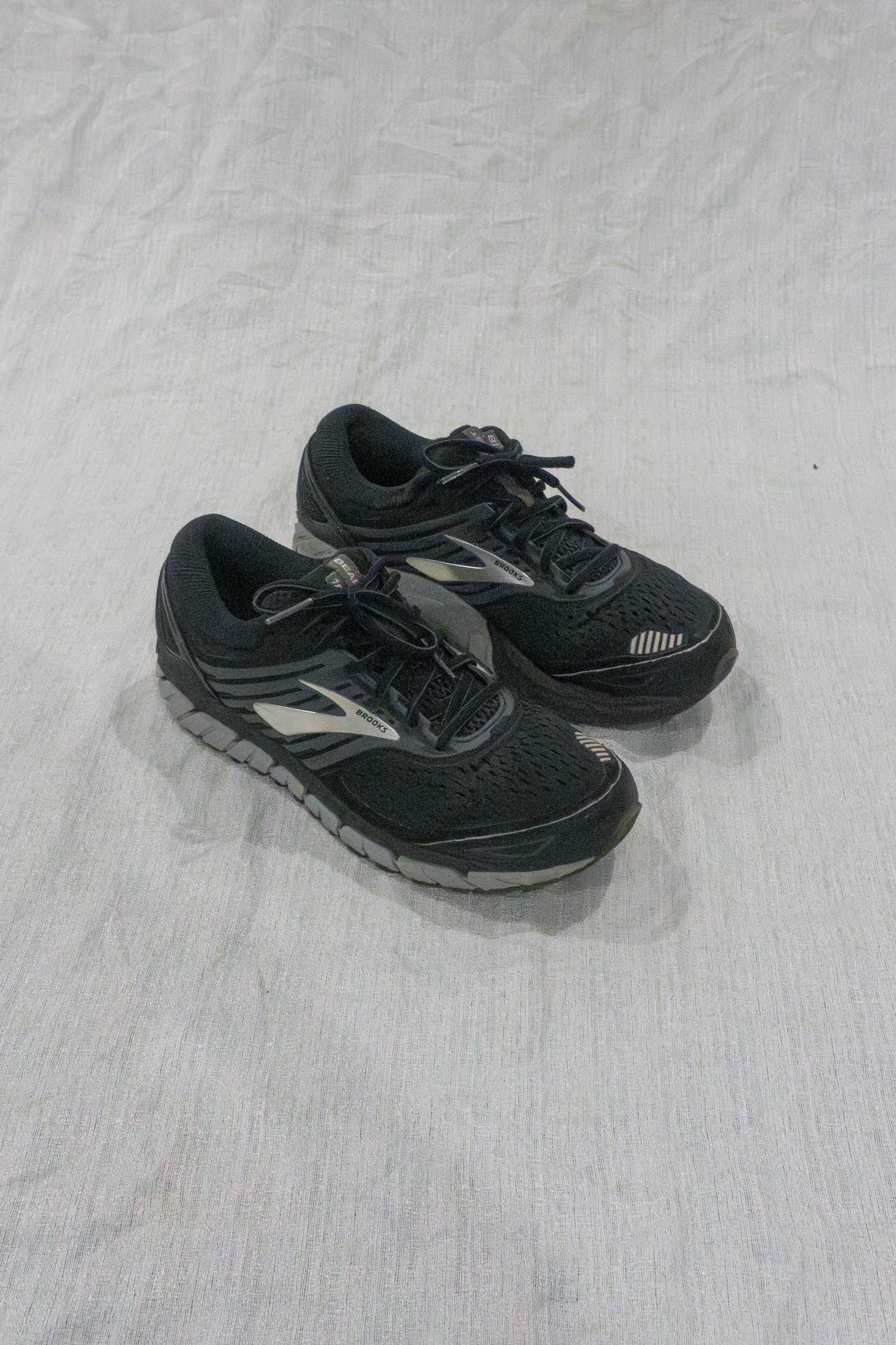 Original Brooks Beast 18 black men’s running shoes EU 43 US 9.5 available in Pakistan at FOUNDD