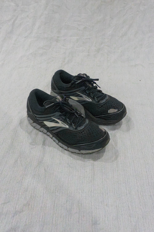 Original Brooks Beast 18 black men’s running shoes EU 43 US 9.5 available in Pakistan at FOUNDD