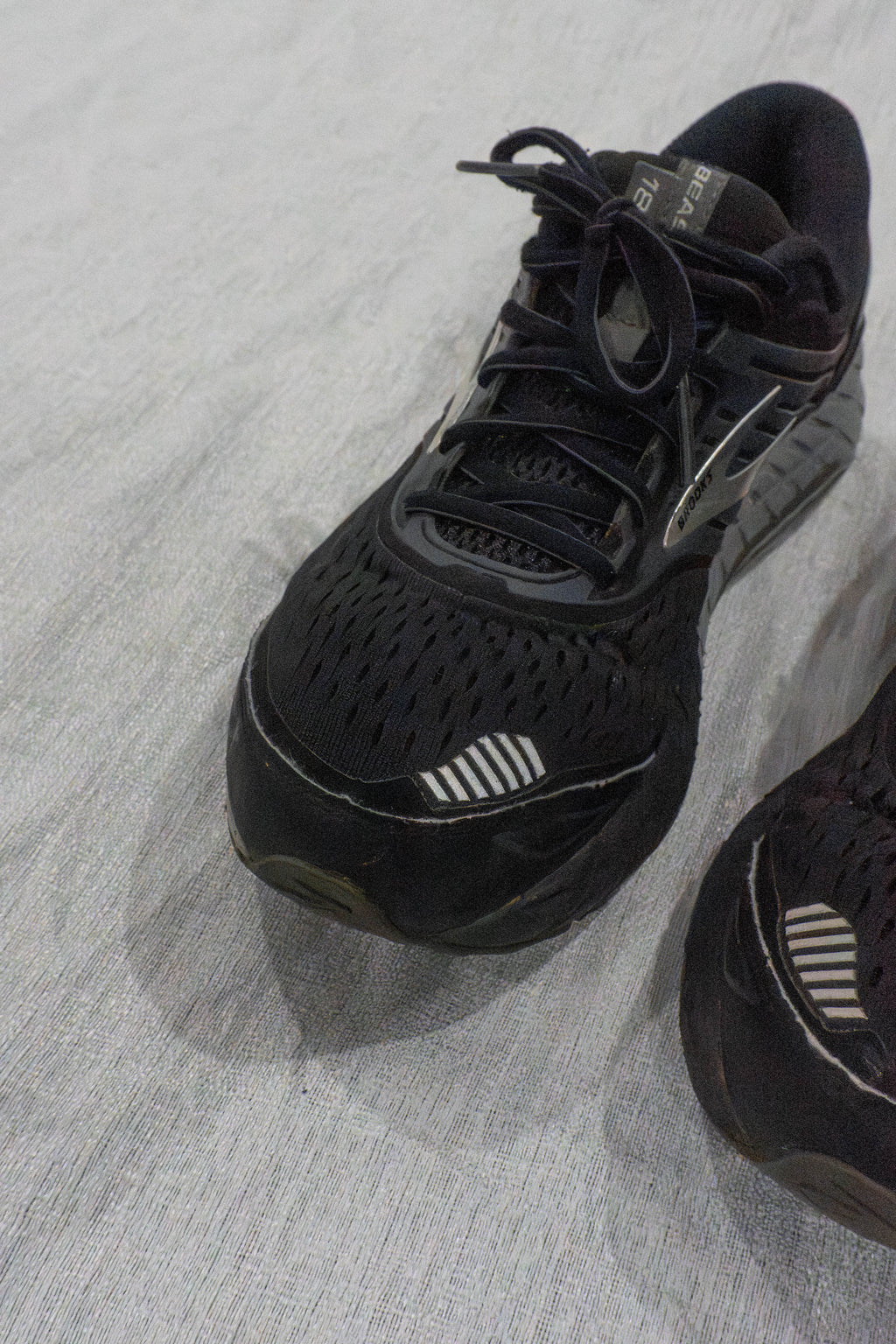 Original Brooks Beast 18 black men’s running shoes EU 43 US 9.5 available in Pakistan at FOUNDD