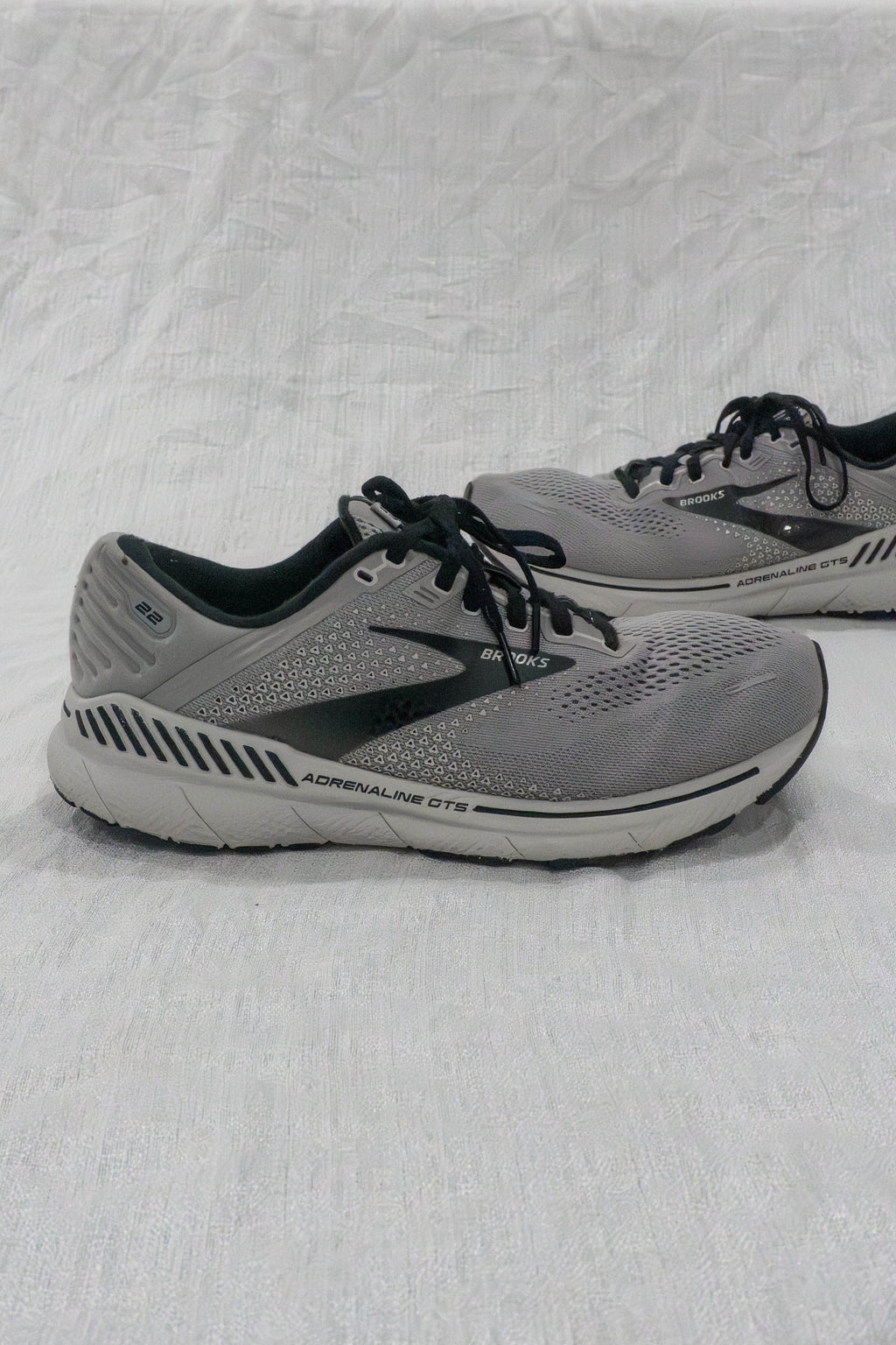 Original Brooks Adrenaline GTS 22 grey men’s running shoes EU 44 US 10 available in Pakistan at FOUNDD