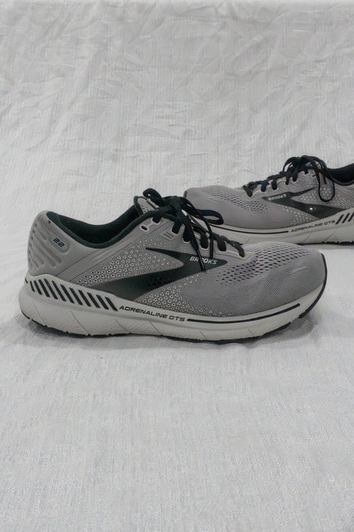 Original Brooks Adrenaline GTS 22 grey men’s running shoes EU 44 US 10 available in Pakistan at FOUNDD