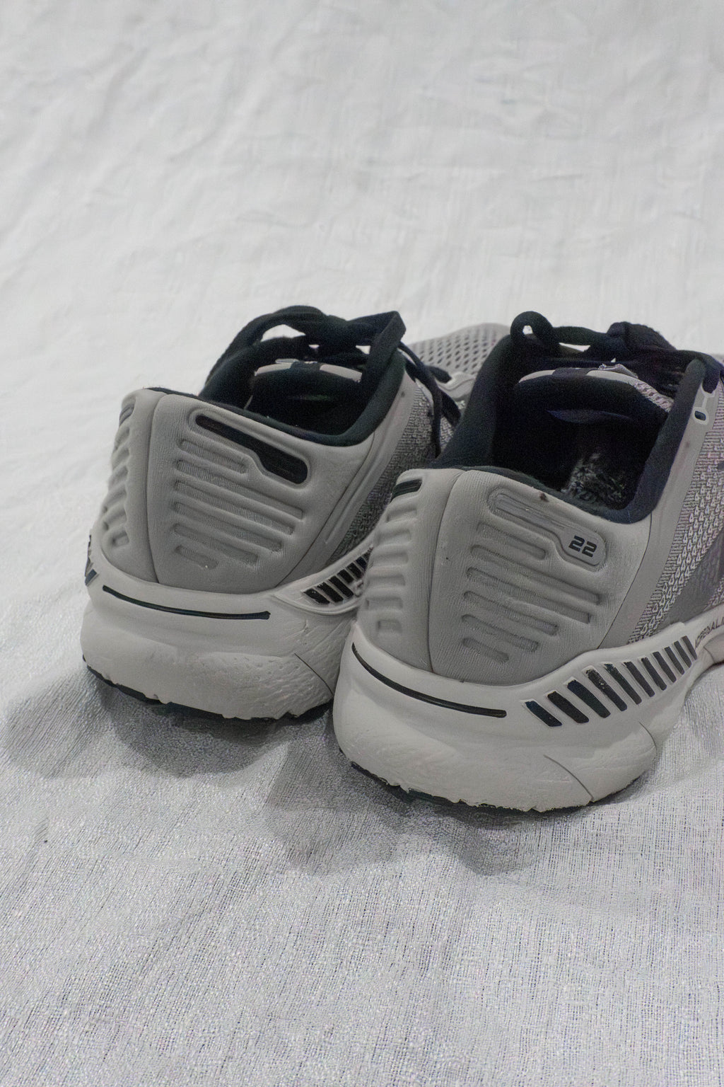 Original Brooks Adrenaline GTS 22 grey men’s running shoes EU 44 US 10 available in Pakistan at FOUNDD