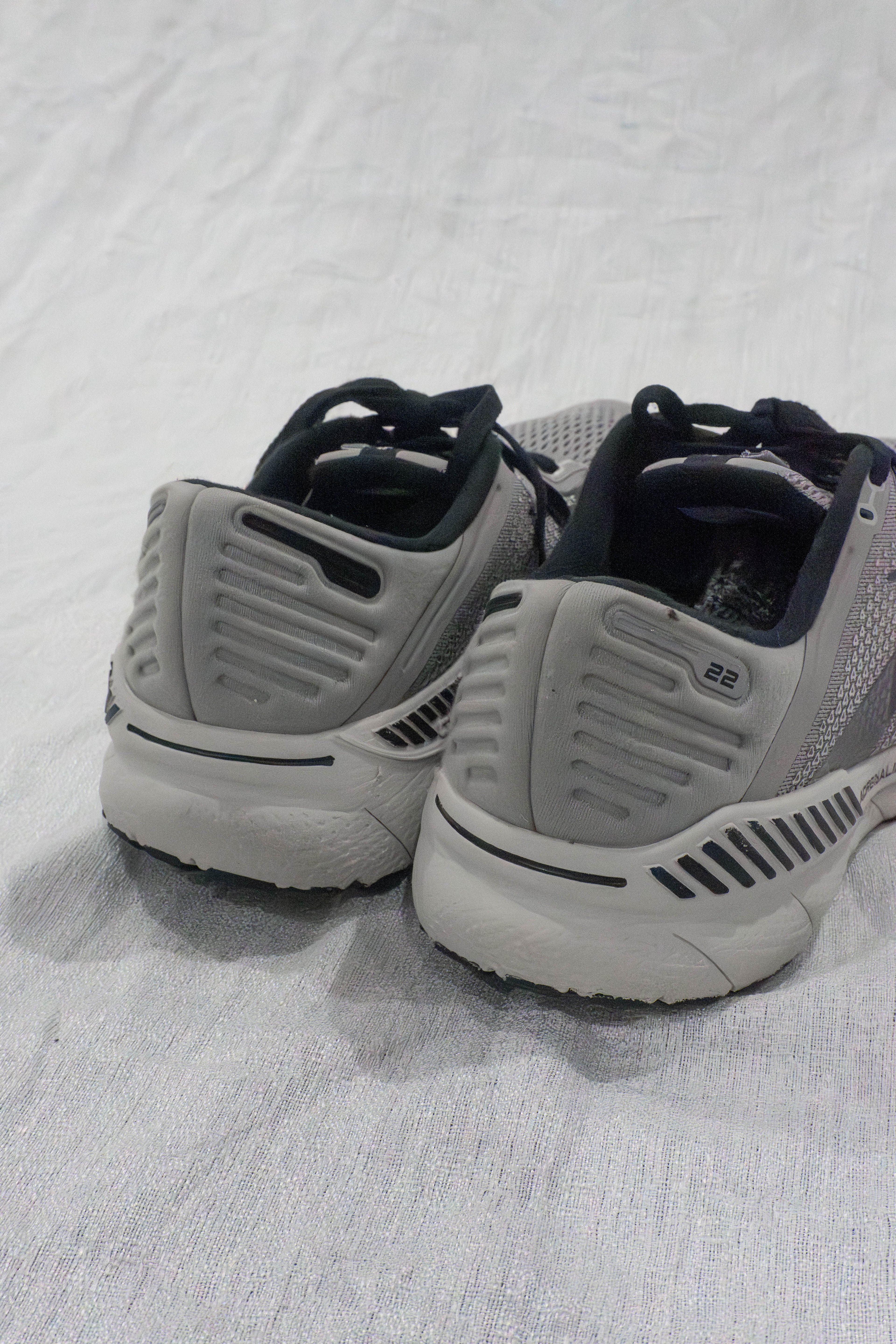 Original Brooks Adrenaline GTS 22 grey men’s running shoes EU 44 US 10 available in Pakistan at FOUNDD
