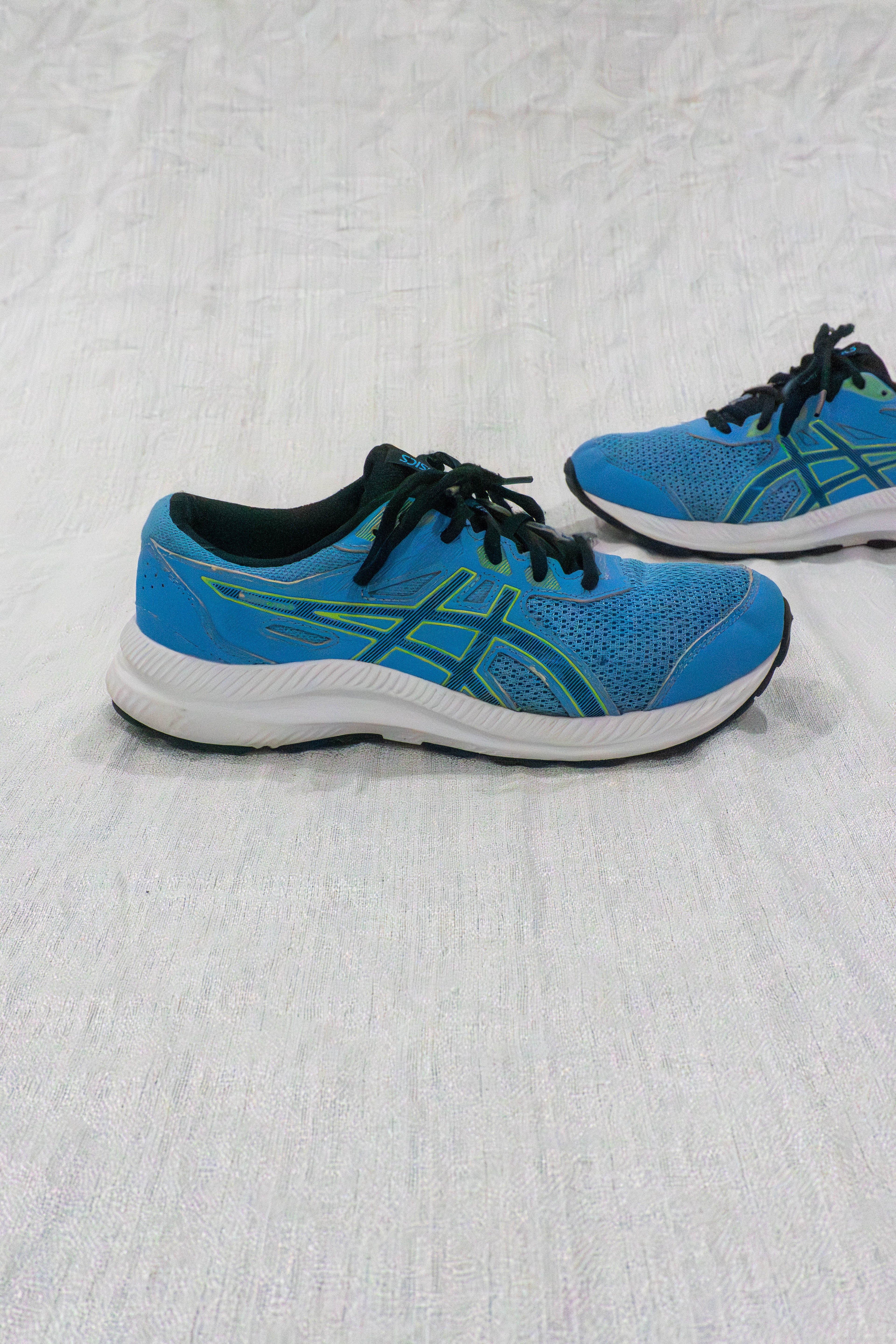 Original ASICS Contend 8 GS blue running shoes EU 39 available in Pakistan at FOUNDD