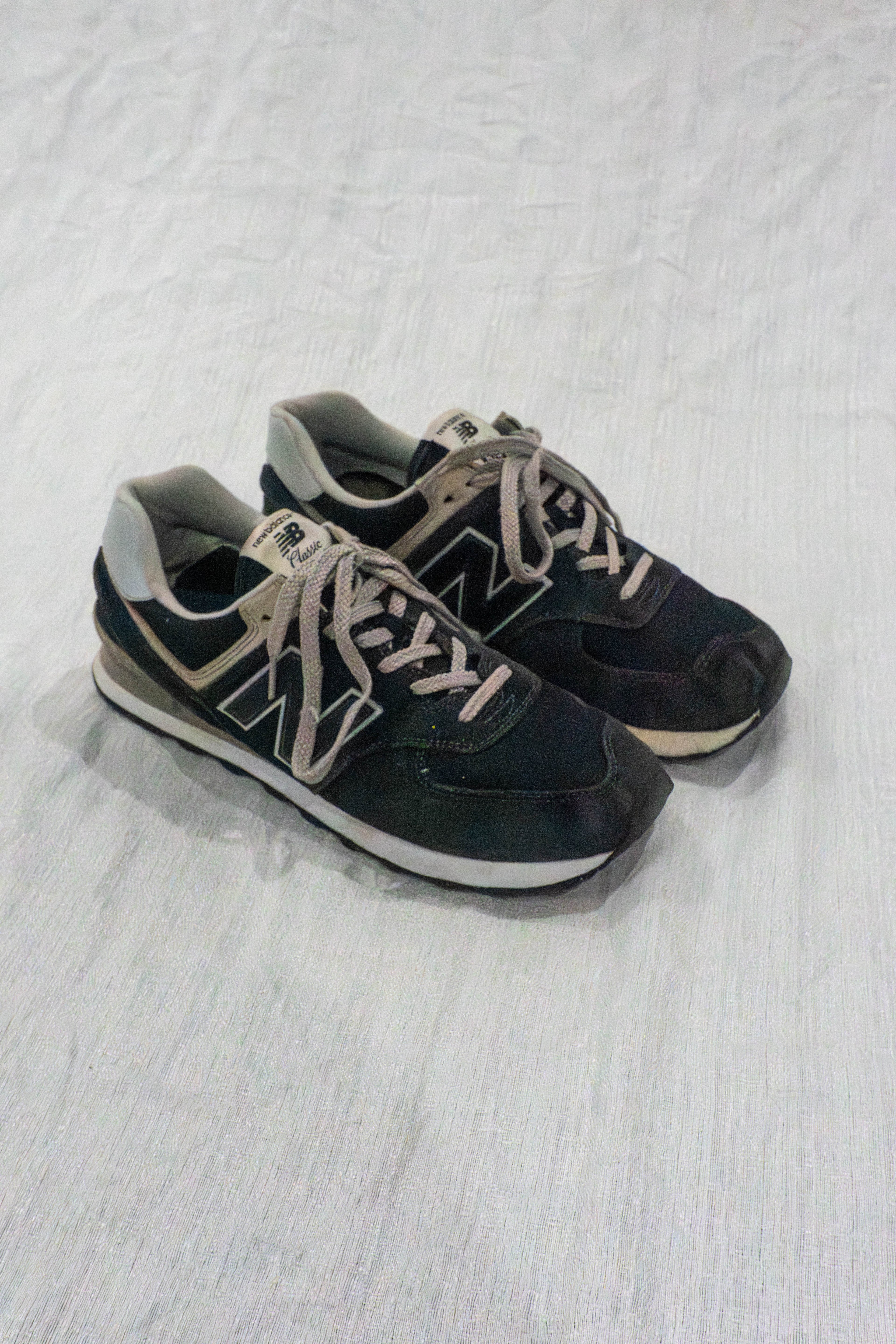 Original New Balance 574 Classic black unisex sneakers EU 44 US 10 Men available in Pakistan at FOUNDD