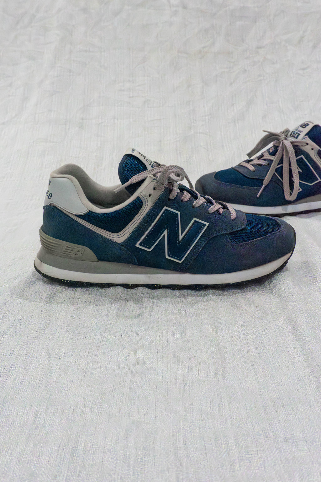 Original New Balance 574 Classic navy women’s sneakers EU 38 available in Pakistan at FOUNDD