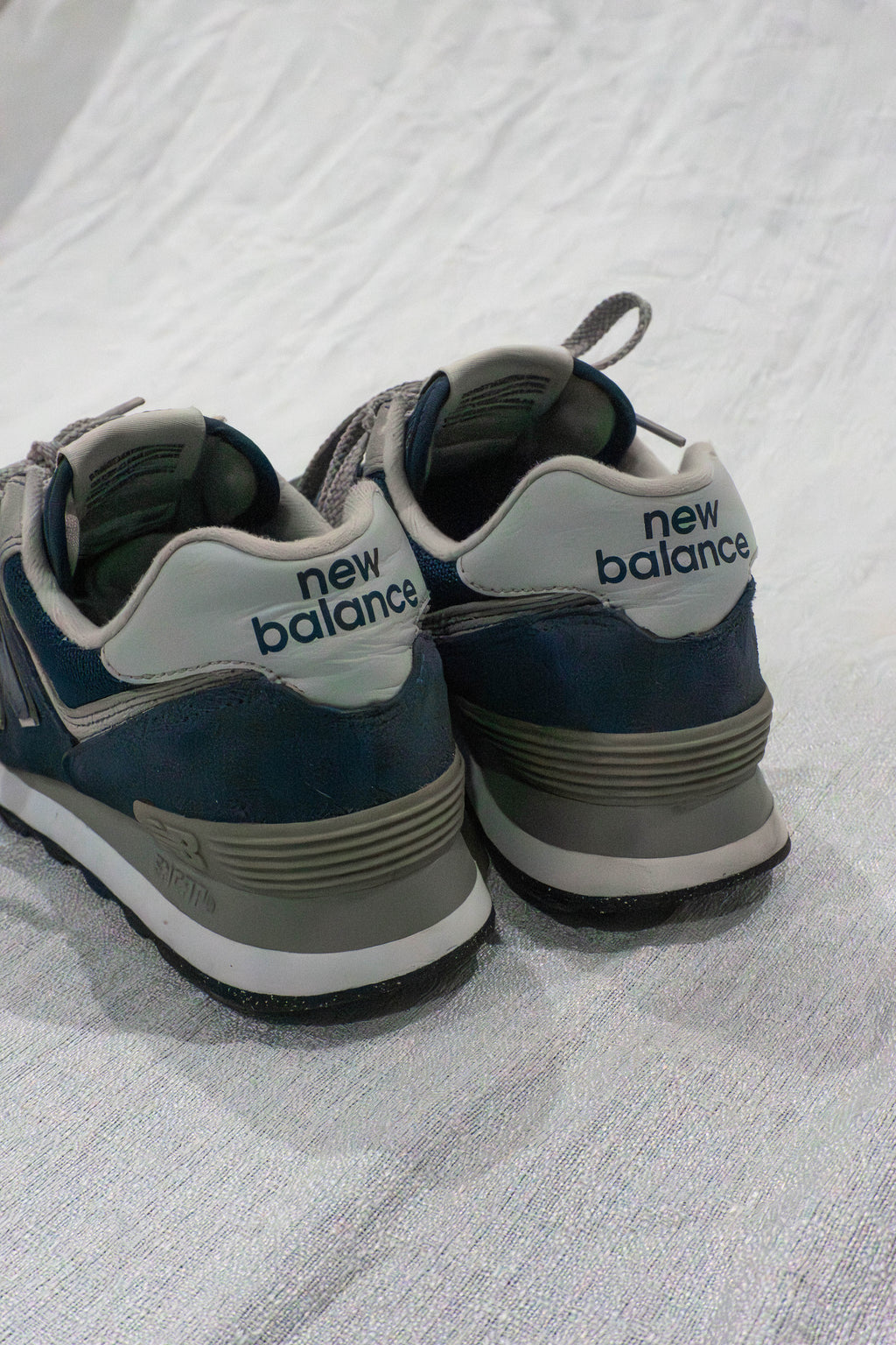 Original New Balance 574 Classic navy women’s sneakers EU 38 available in Pakistan at FOUNDD