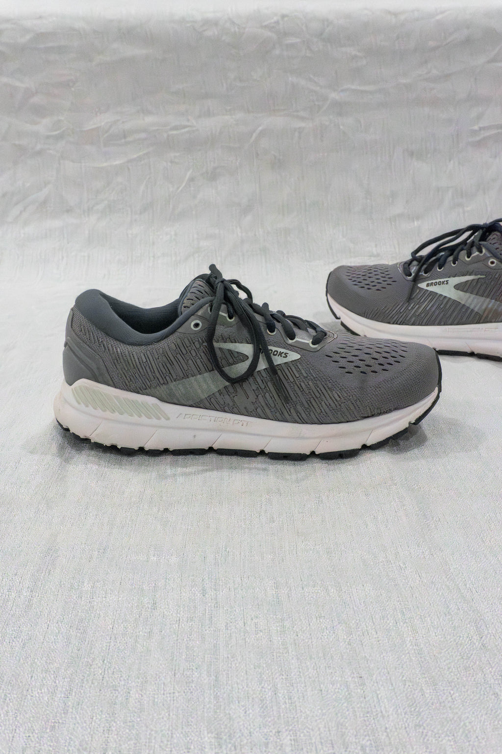 Original Brooks Addiction GTS 15 grey women’s running shoes EU 40.5 US 9 available in Pakistan at FOUNDD
