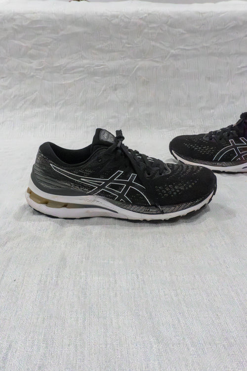 Original ASICS Gel-Kayano 28 black running shoes EU 41 available in Pakistan at FOUNDD
