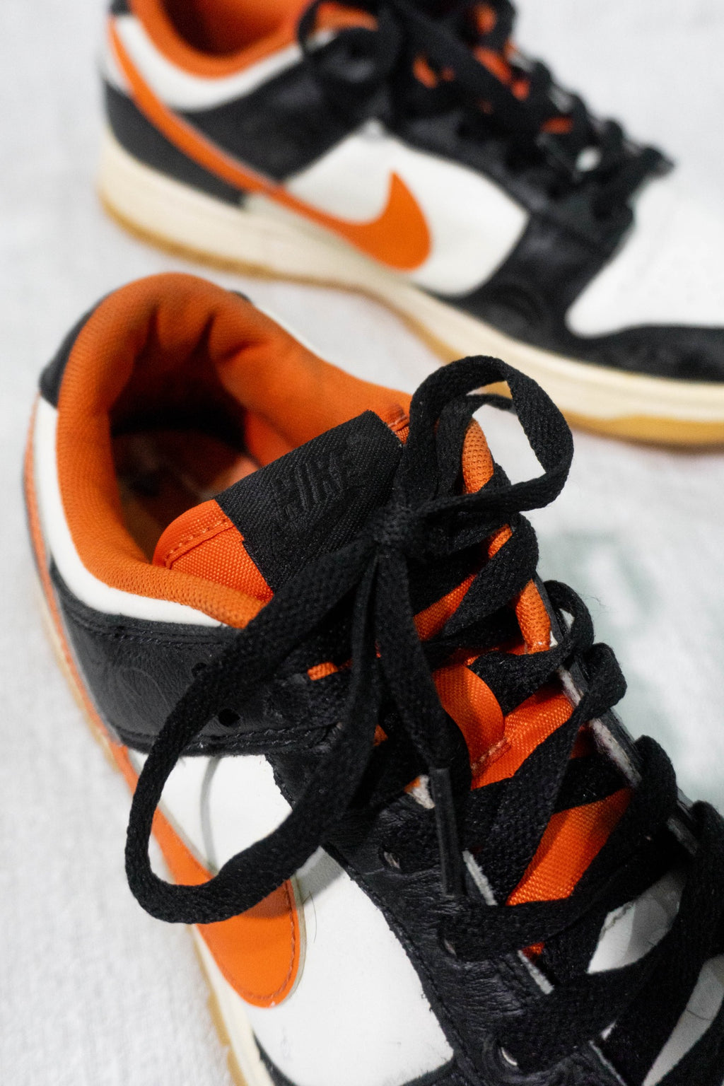 Nike Dunk Low PRM Halloween tongue laces and orange Swoosh detail, EU 41