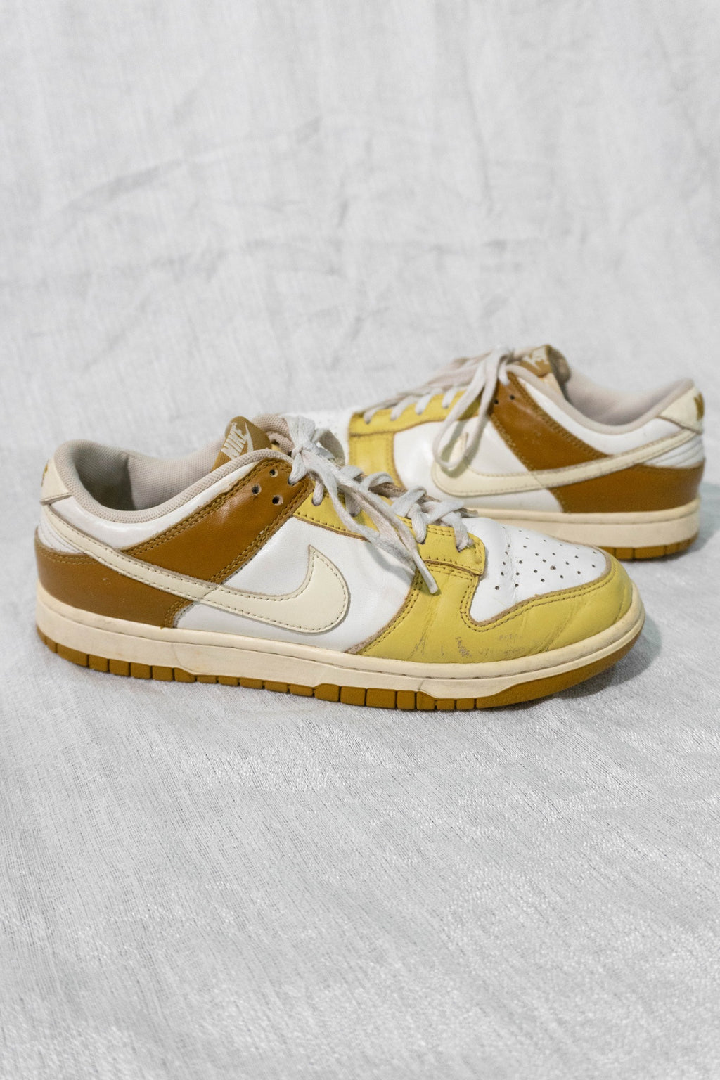 Nike Dunk Low Retro Bronzine EU 41 pre-owned sneakers, side profile view