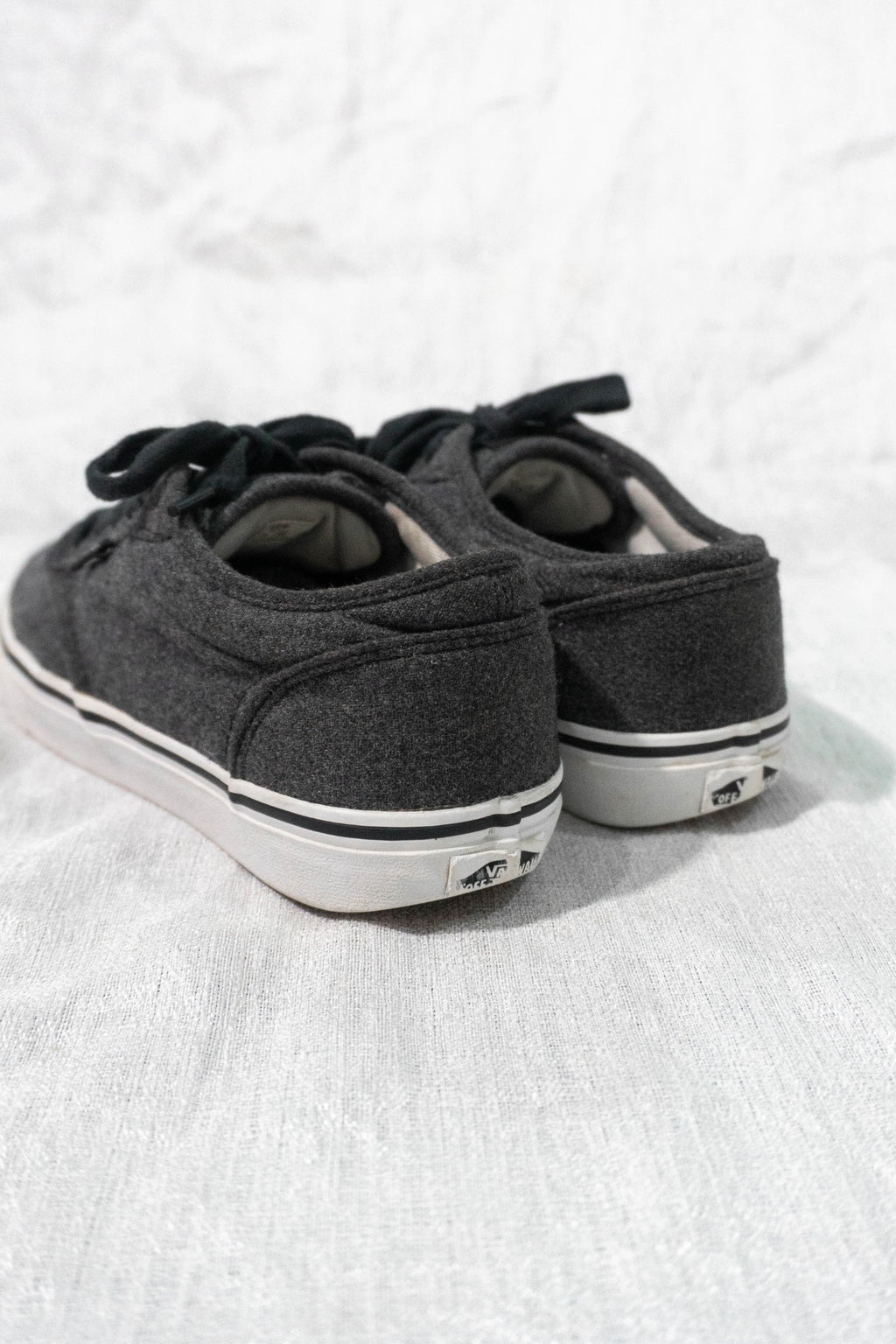Vans Atwood charcoal grey EU 41 heel view with Vans Off The Wall branding